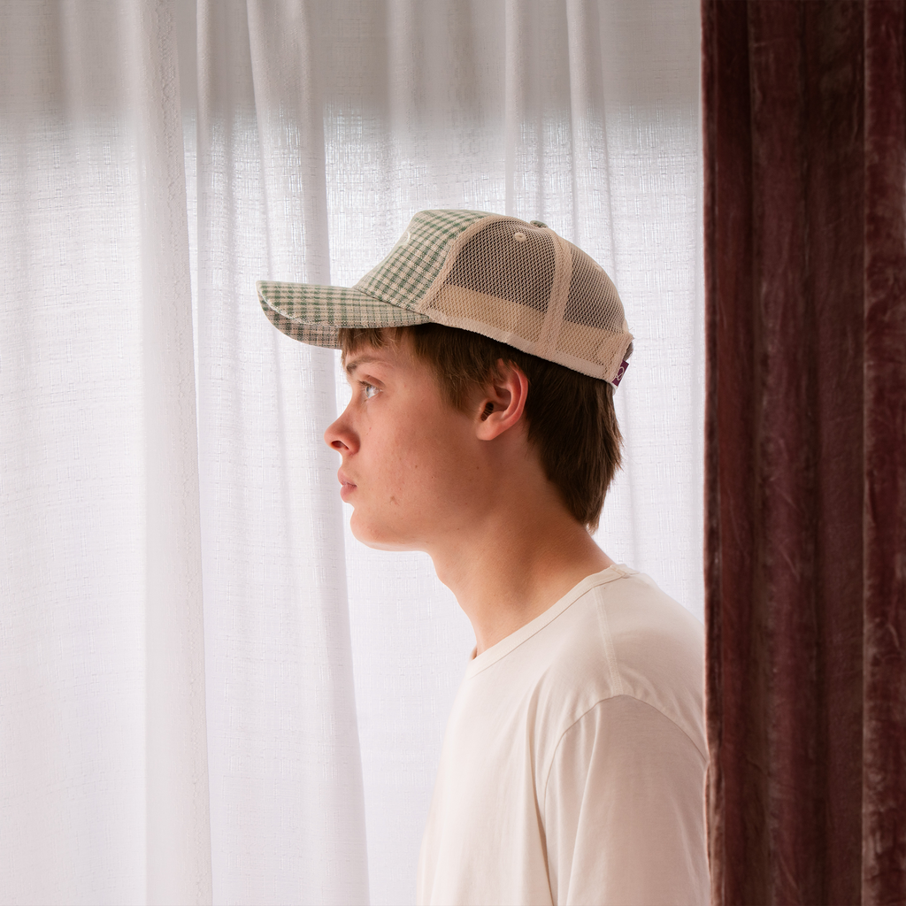 GREEN PLAID TRUCKER HAT