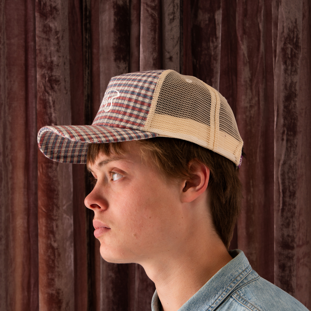 AMERICANA PLAID TRUCKER HAT
